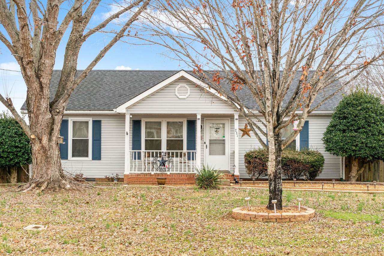 731 Shelton Cir - Photo 1