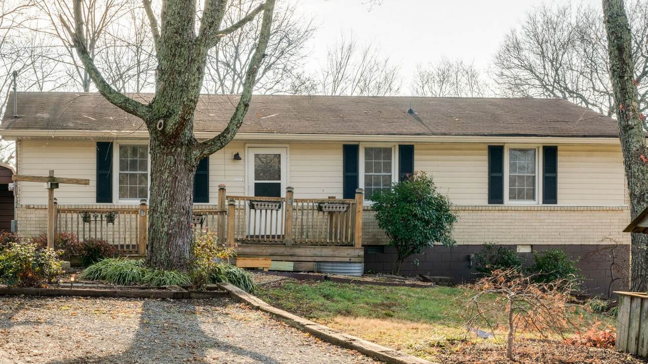 111 Crestmont Dr - Photo 1