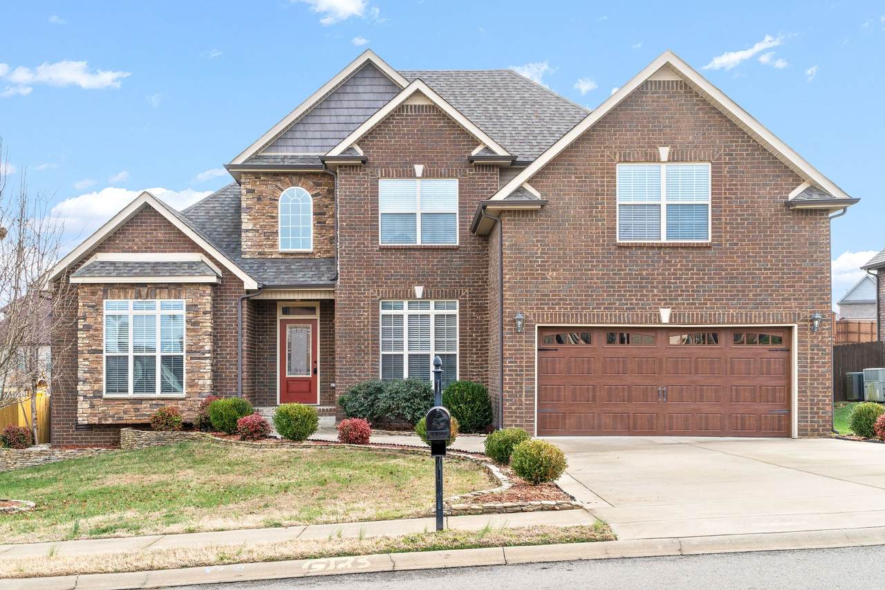 1627 Edgewater Ln - Photo 1