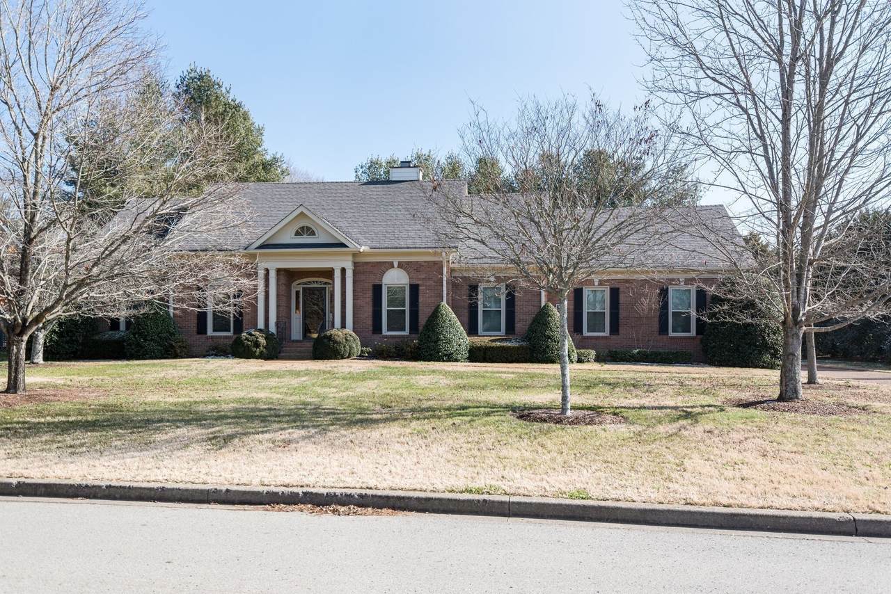 2000 Hunterwood Dr - Photo 1