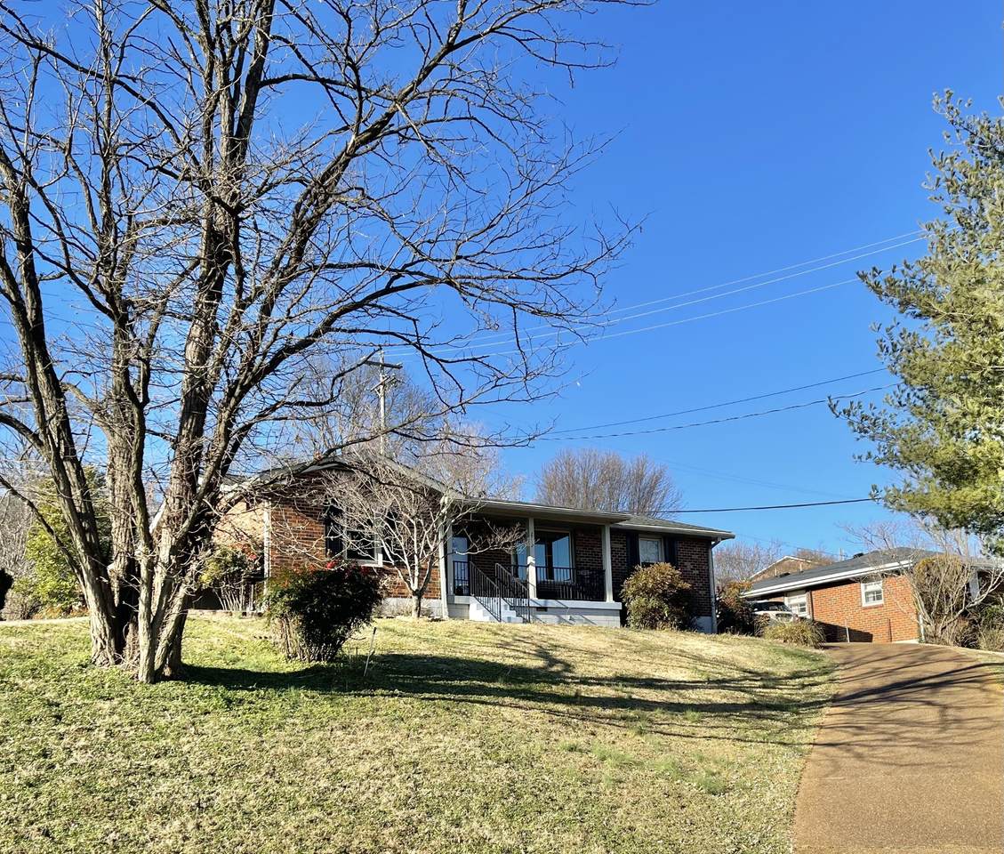 2712 Hody Dr - Photo 1