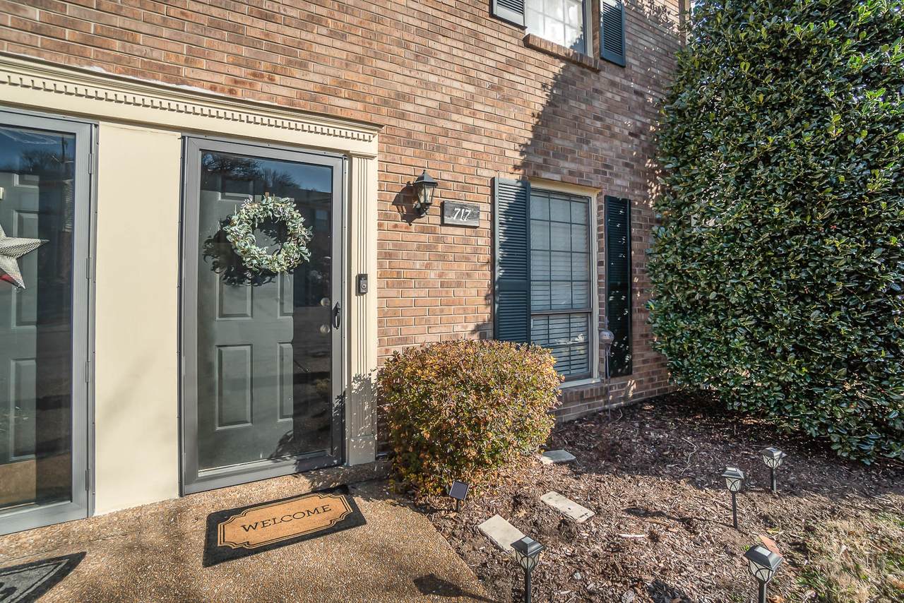 717 Fox Ridge Dr - Photo 1