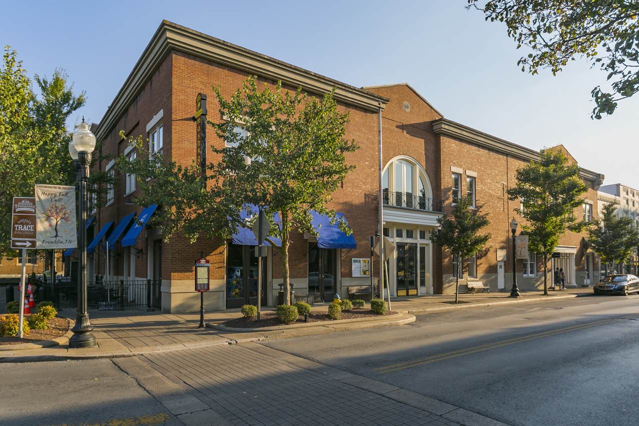 317 Main St - Photo 1