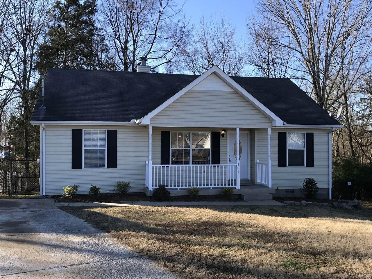 808 Albin Ct - Photo 1