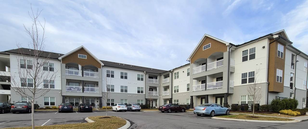 934 Governors Ct - Photo 1