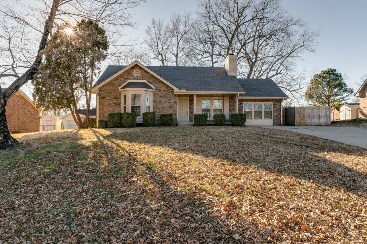 1166 Woodbridge Dr - Photo 1