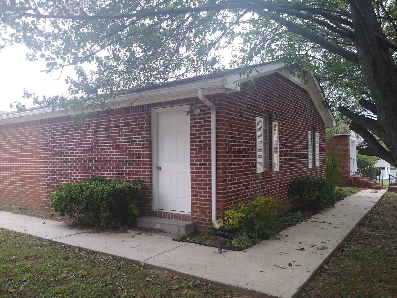 602 Elm Ave - Photo 1