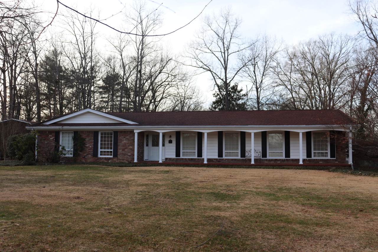 907 Country Club Dr - Photo 1