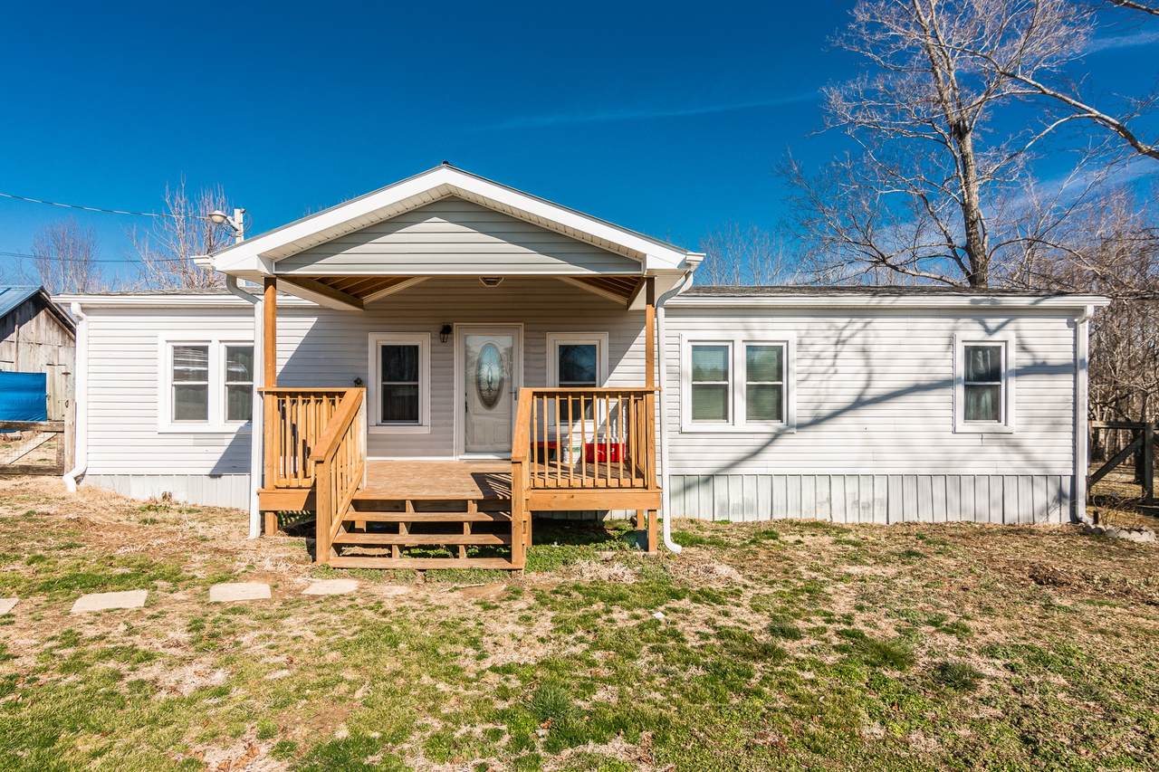 5888 King Ln - Photo 1