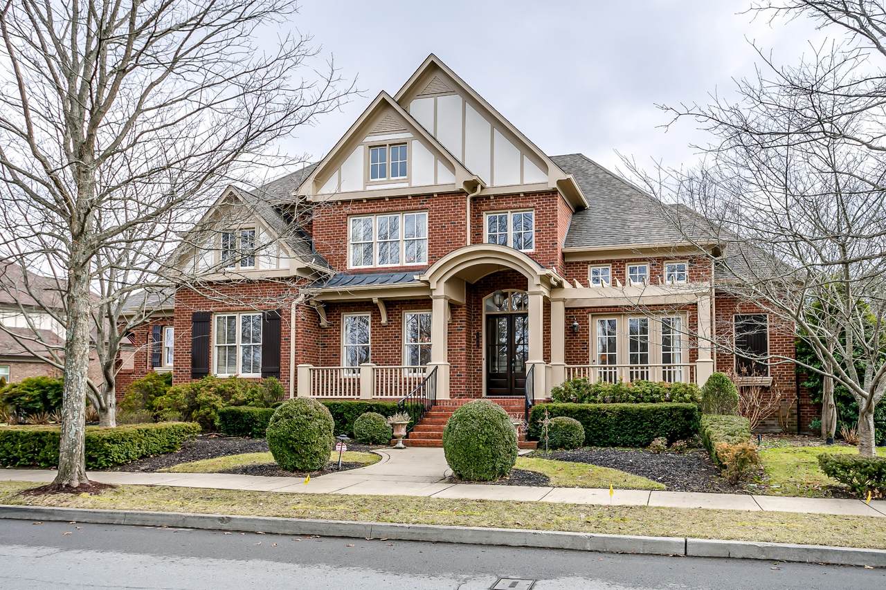 104 Stream Valley Blvd - Photo 1