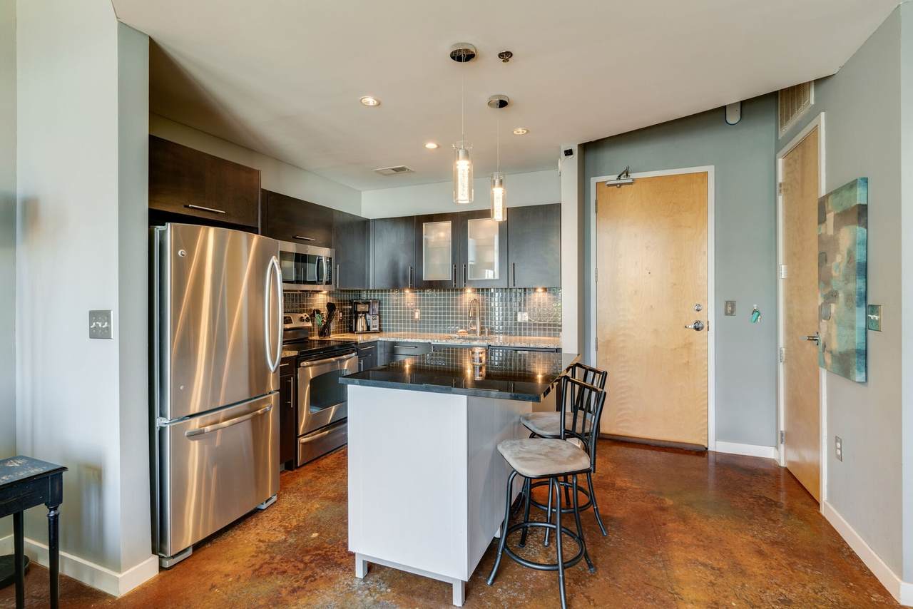 600 12th Ave - Photo 1