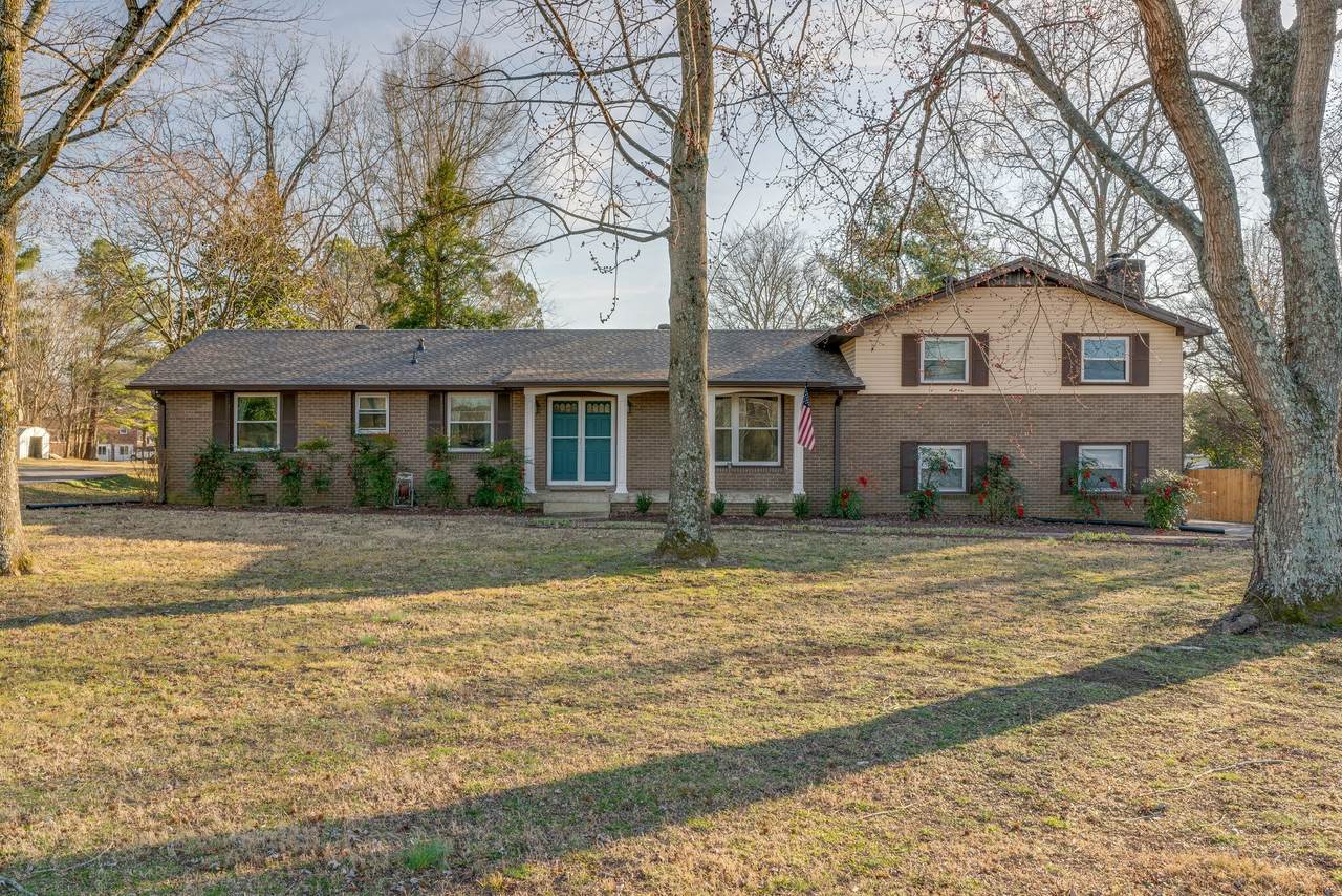 112 East Drive - Photo 1