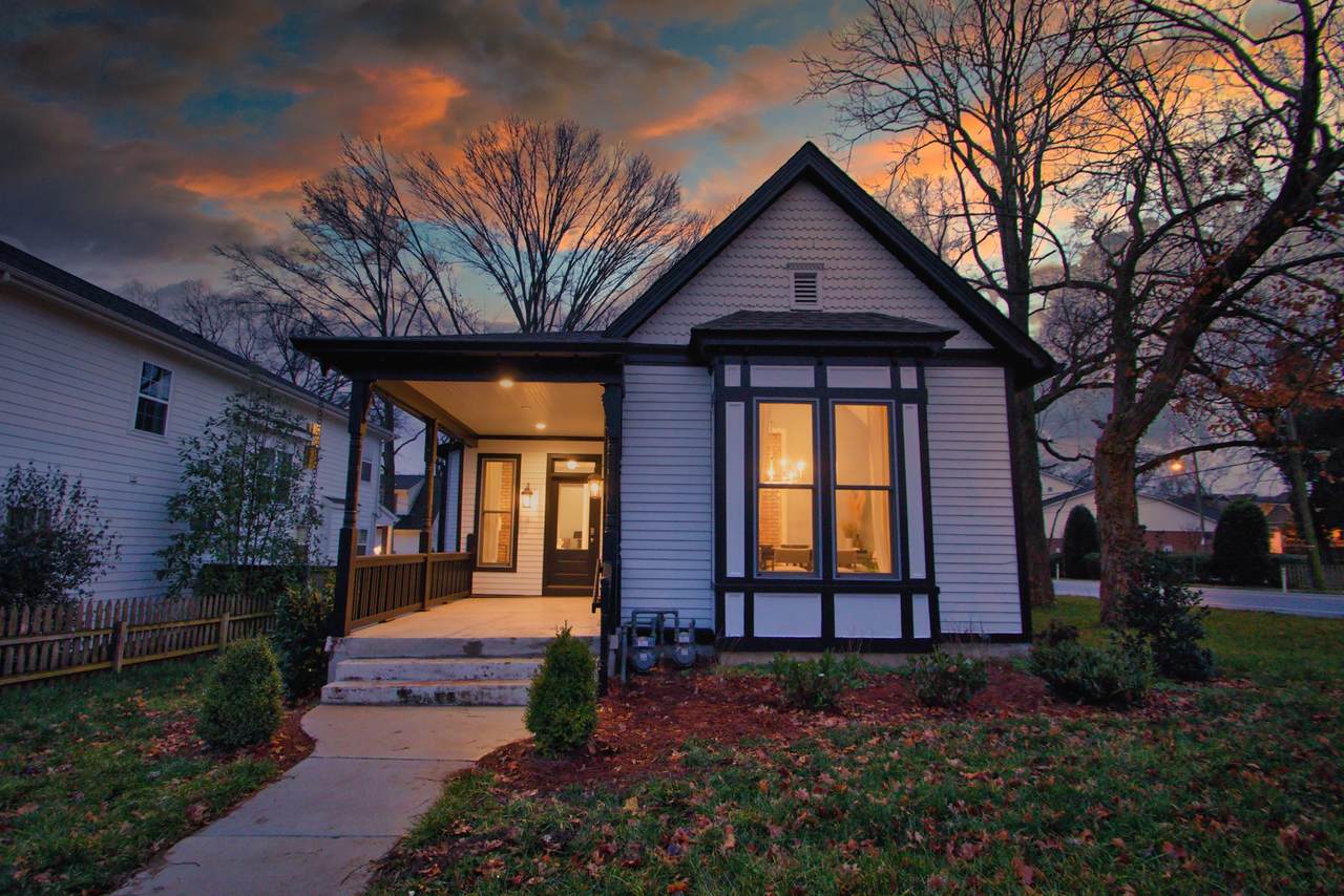 929 Montrose Ave - Photo 1