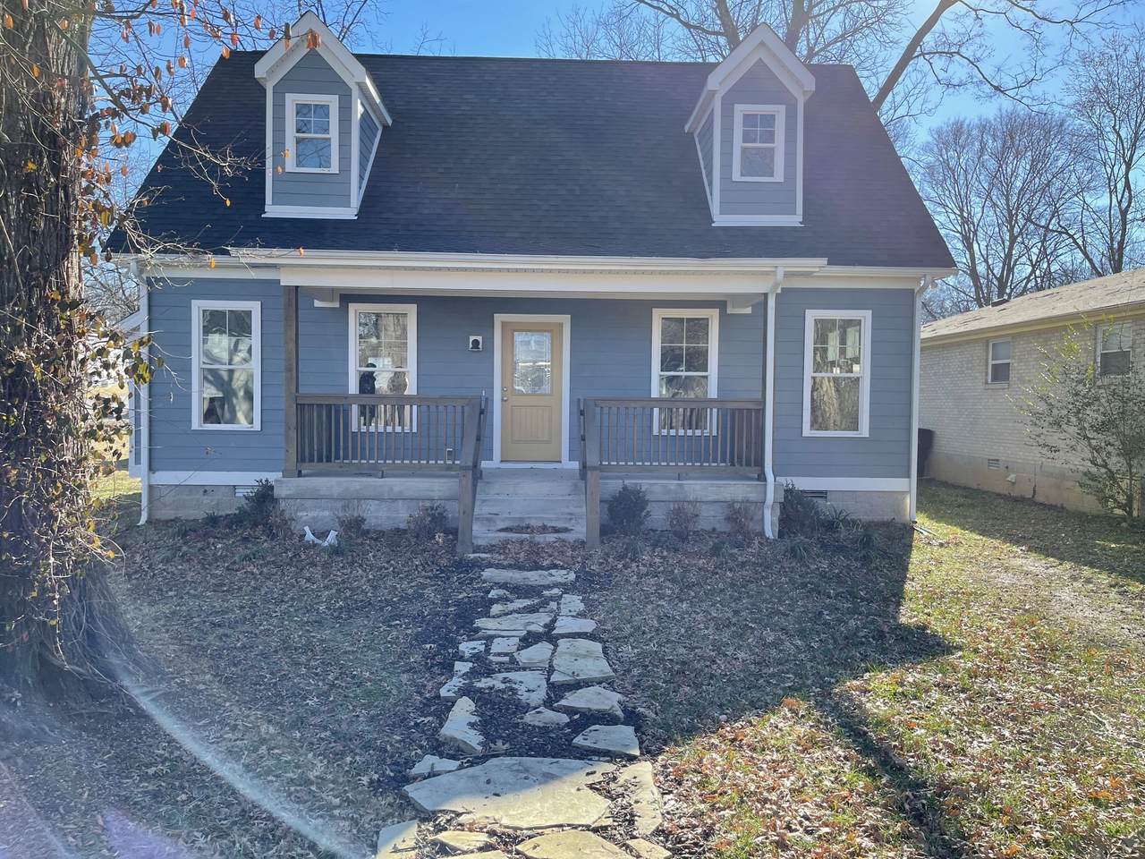 327 Oriel Ave - Photo 1