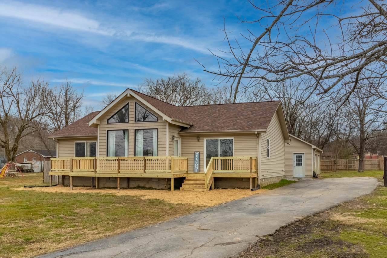 250 White Dr - Photo 1