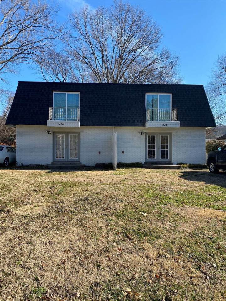 224 Camelot Dr - Photo 1
