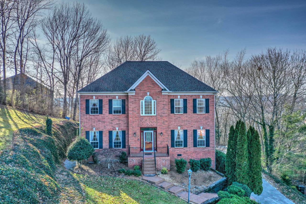8021 Meadow View Dr - Photo 1