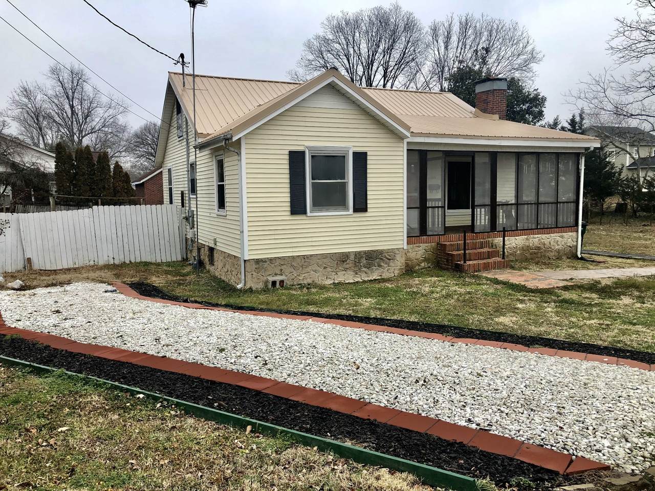422 Morningside Dr - Photo 1