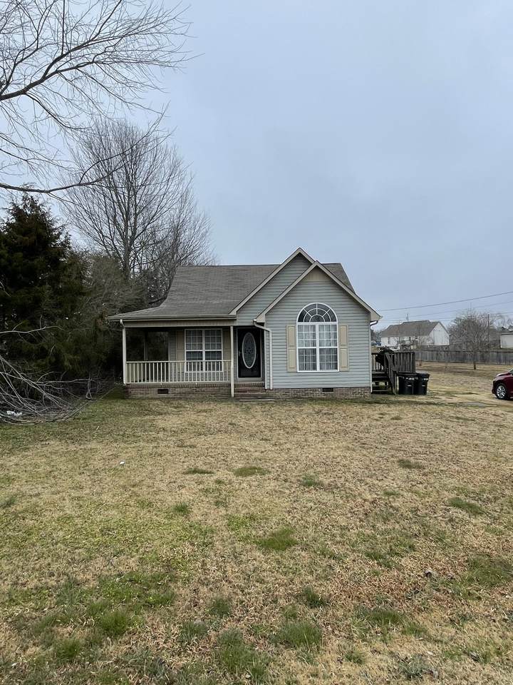 4 Thatcher Dr - Photo 1