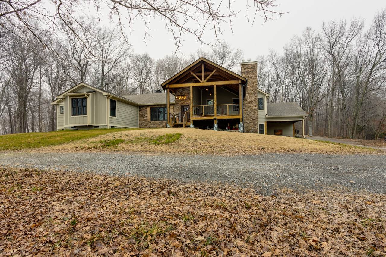 3223 Old Greenbrier Pike - Photo 1