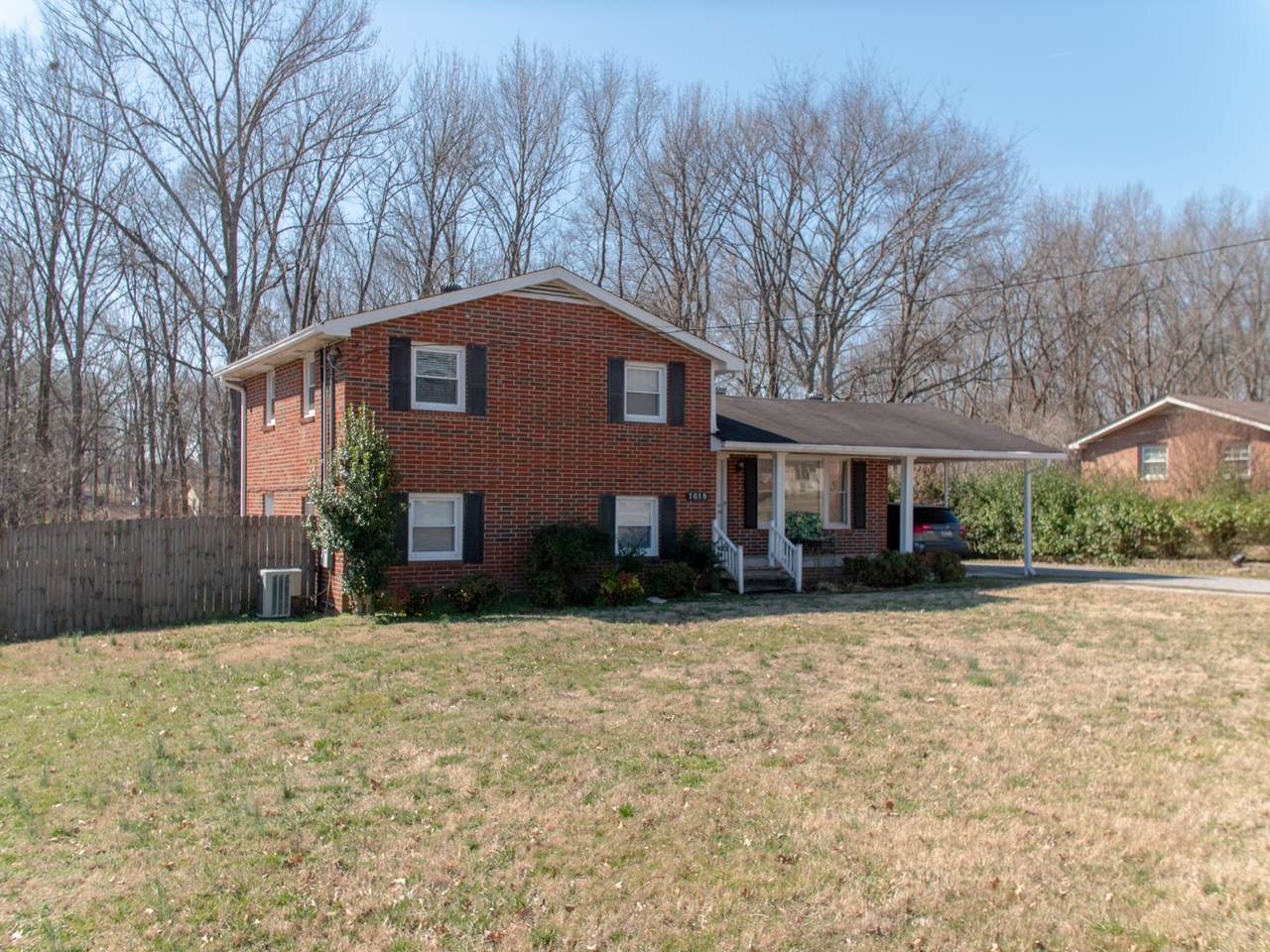 1618 Shady Cir - Photo 1