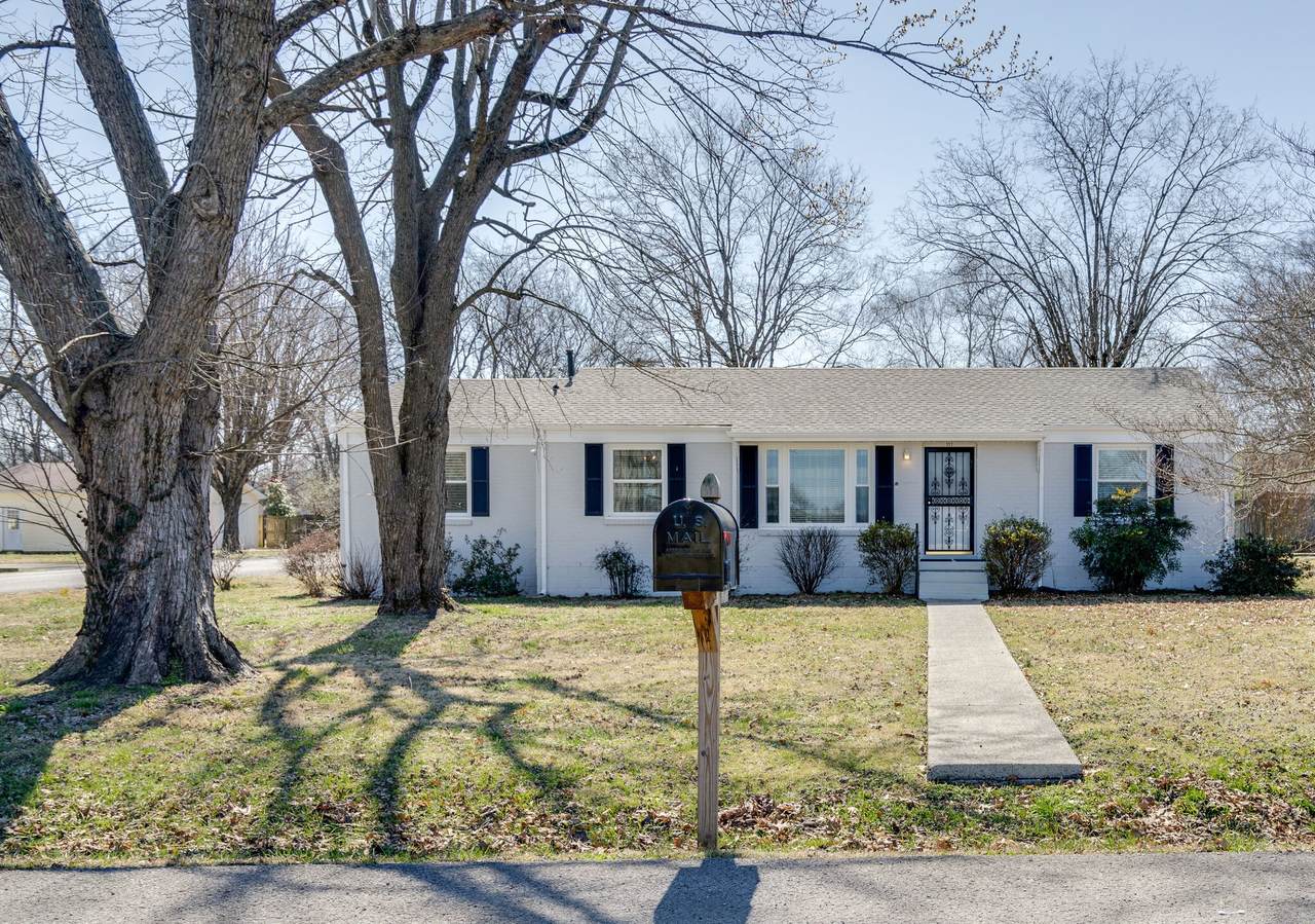 117 Roscoe St - Photo 1
