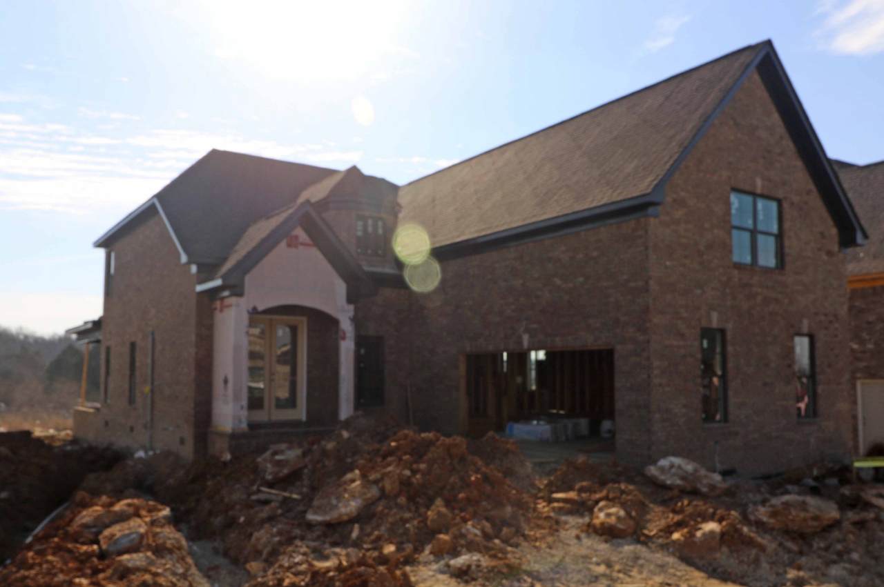 118 Shady Hollow Drive - Photo 1