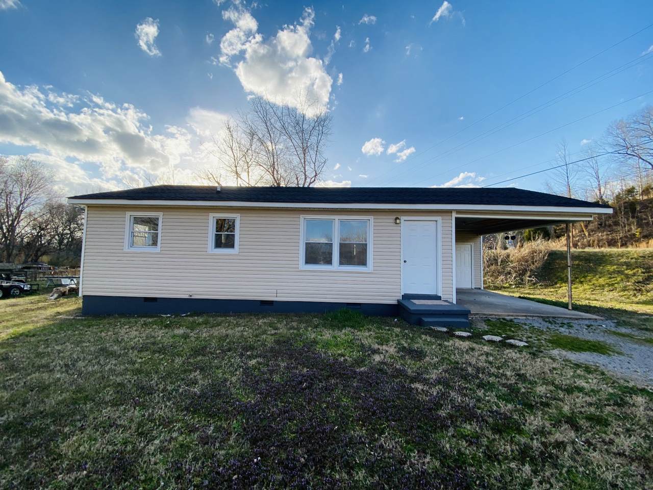 102 Cottonwood Dr - Photo 1