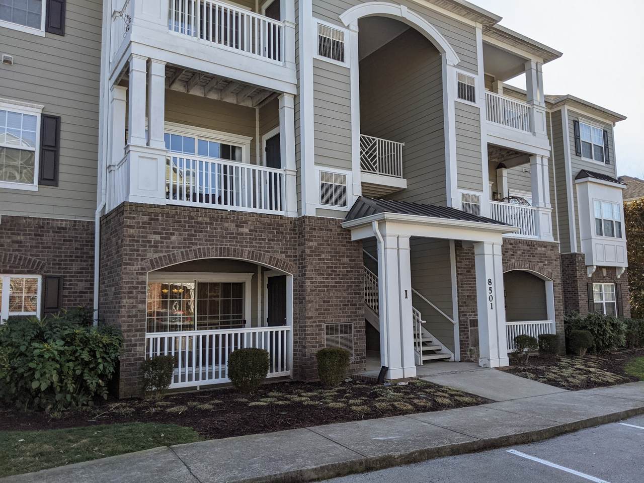 8501 Burnham Ln - Photo 1