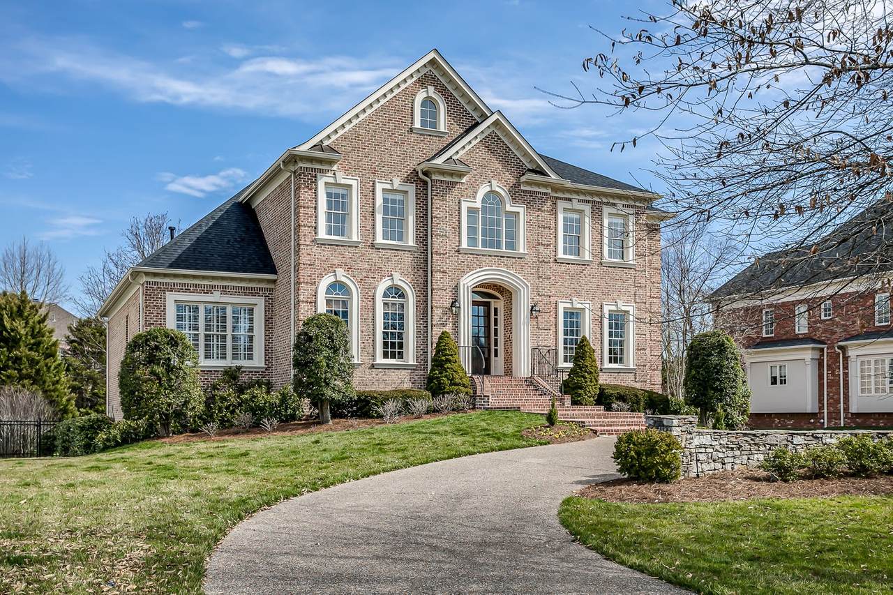 753 Sinclair Cir - Photo 1