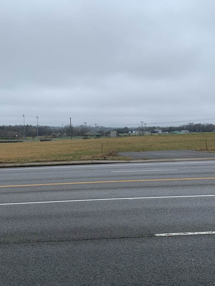 900 Ellington Pkwy - Photo 1
