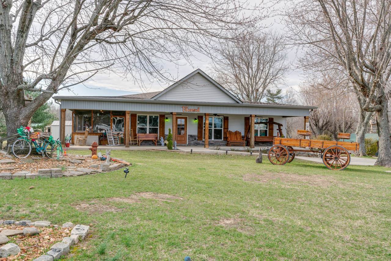 121 Parker Ave - Photo 1