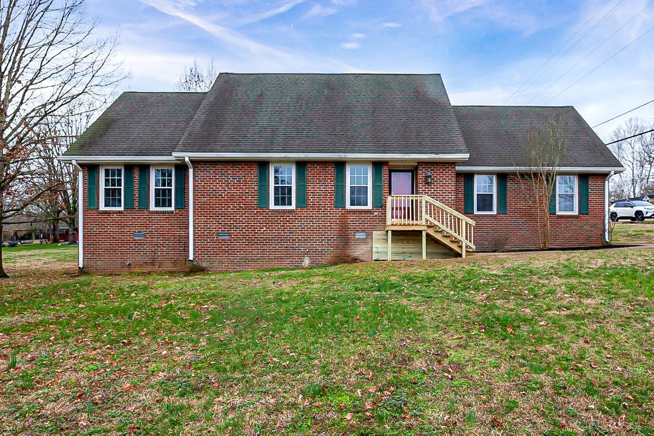 101 Clark Dr - Photo 1