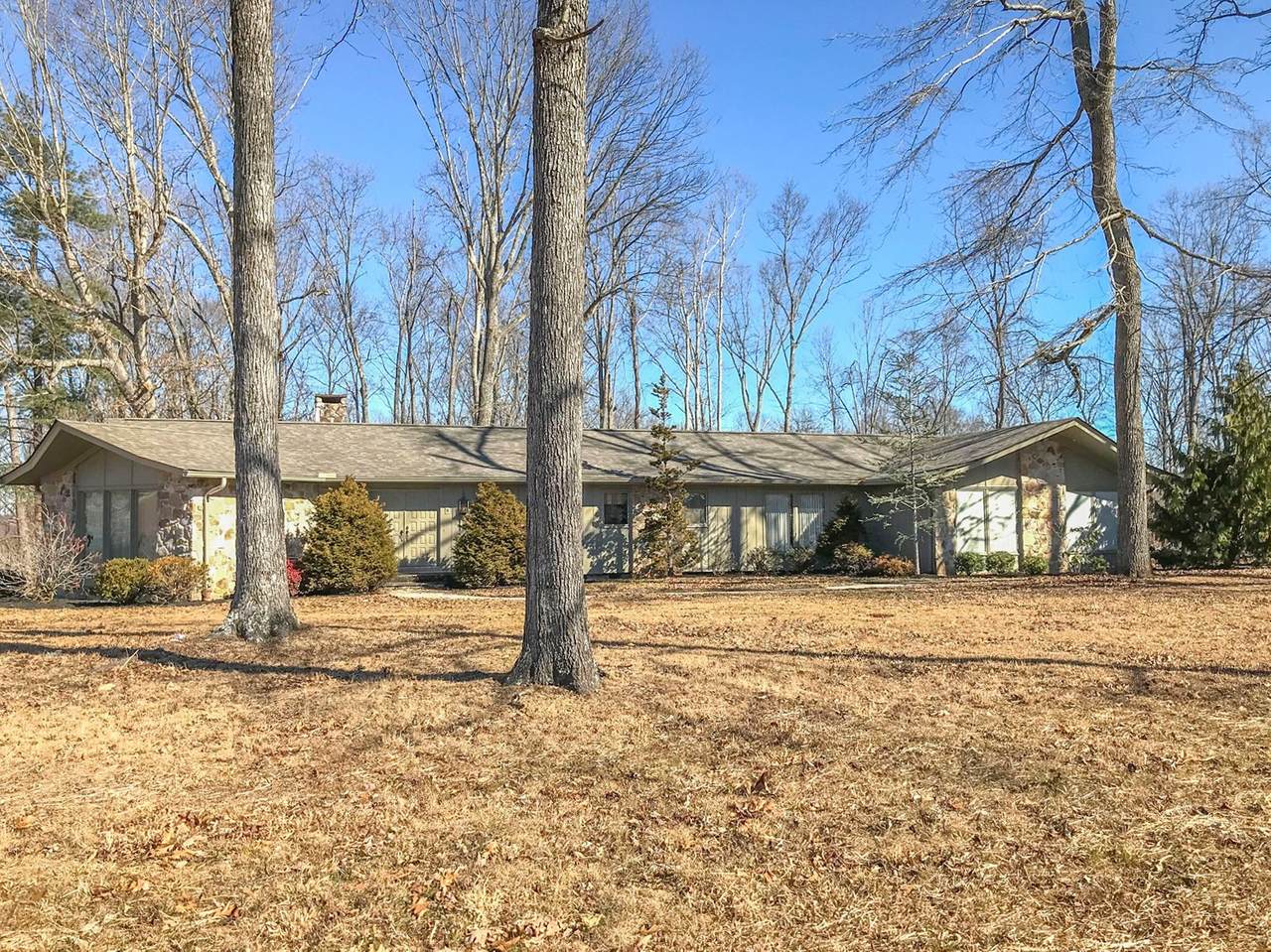1123 Skyline Dr - Photo 1