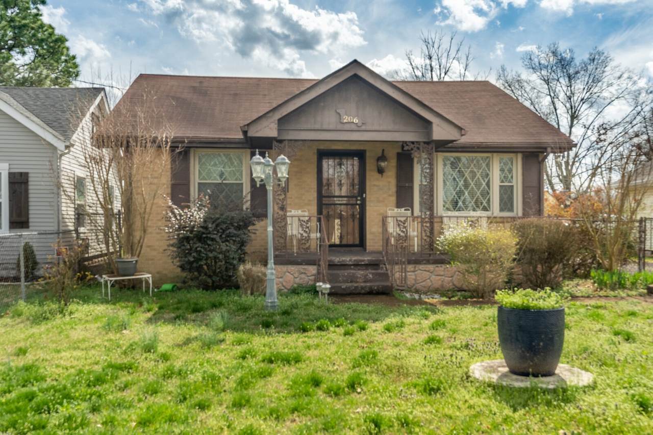 206 17th Ave - Photo 1