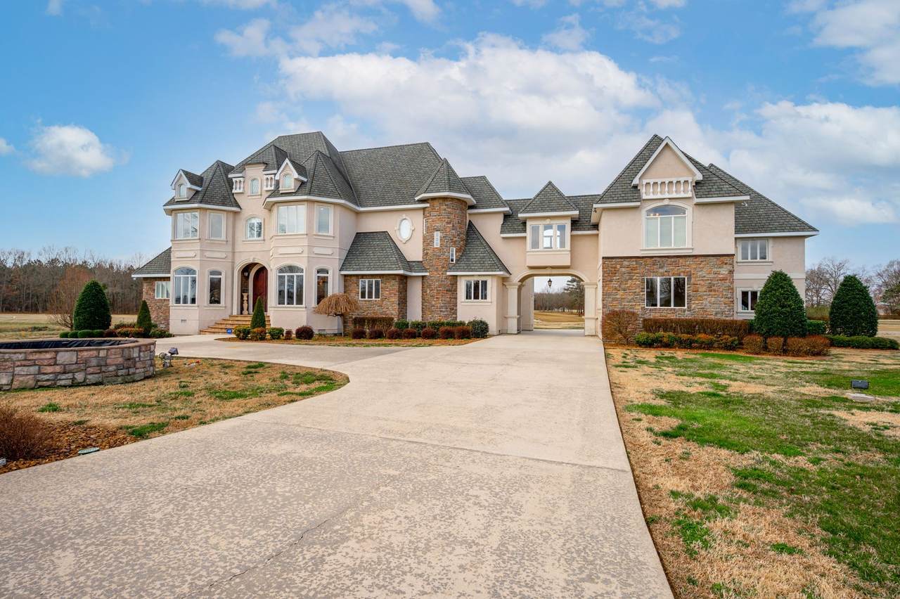 554 Willow Brook Drive - Photo 1