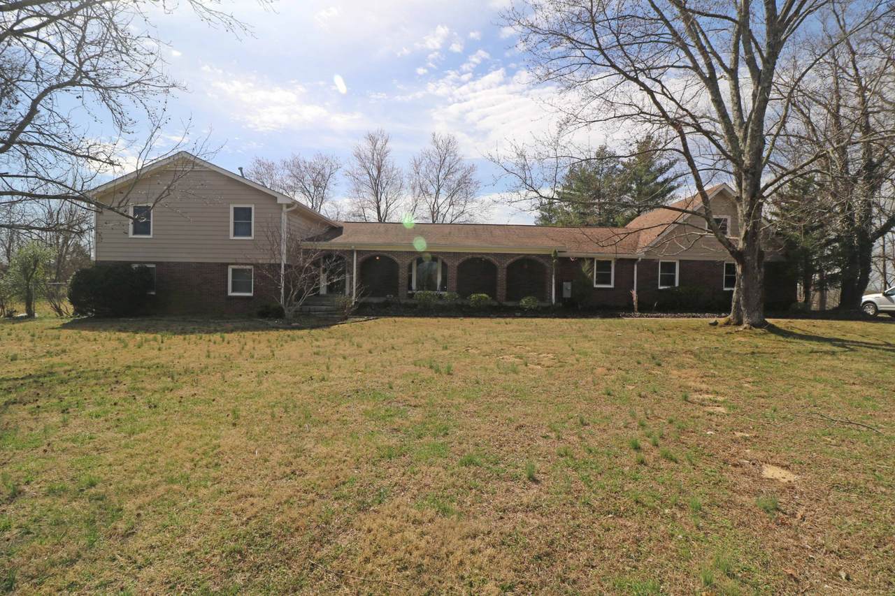 1012 Tanglewood Ct - Photo 1