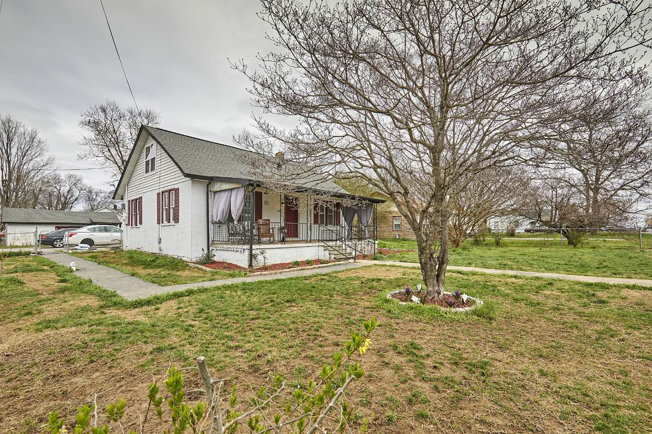 630 W Eastland St - Photo 1