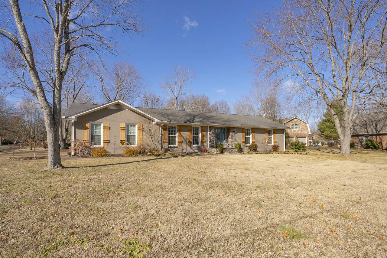 2203 Moccasin Trl - Photo 1