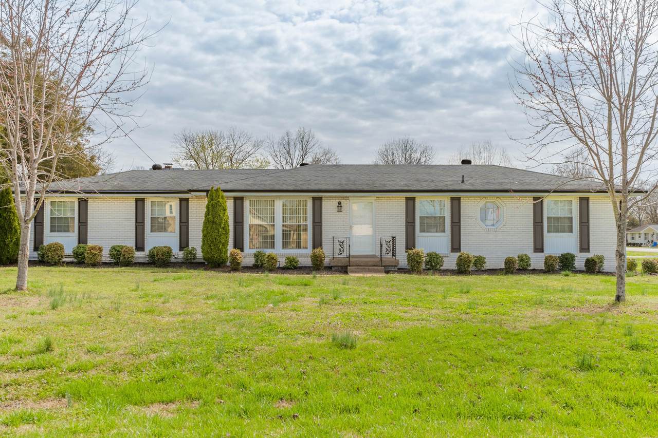100 Lesa Dr - Photo 1
