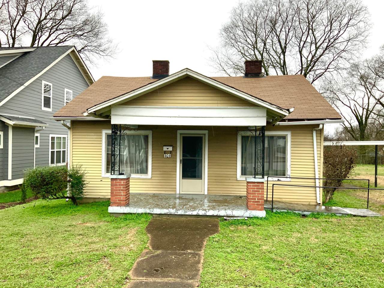 404 Hart Ave - Photo 1