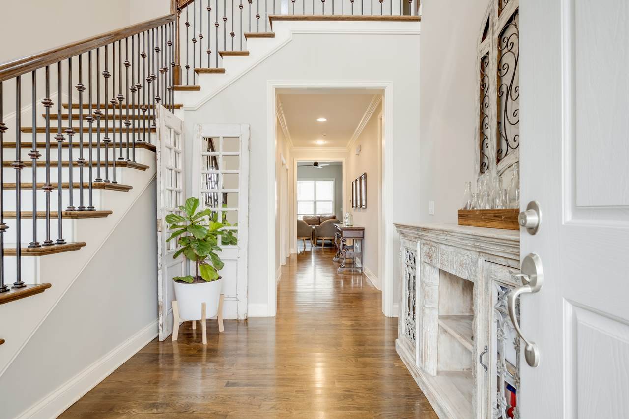 523 Ardmore Pl - Photo 1