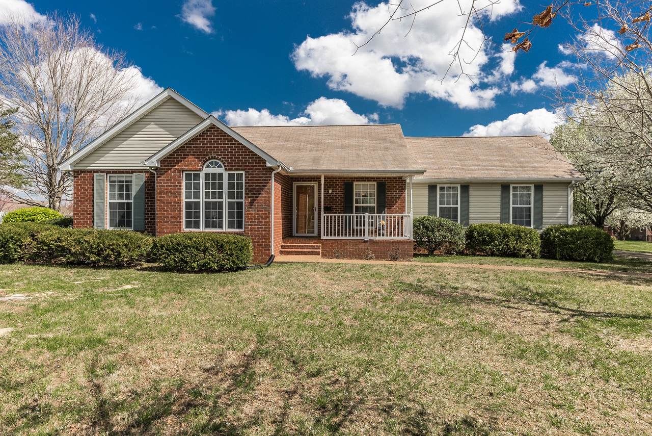 1004 Nina Dr - Photo 1