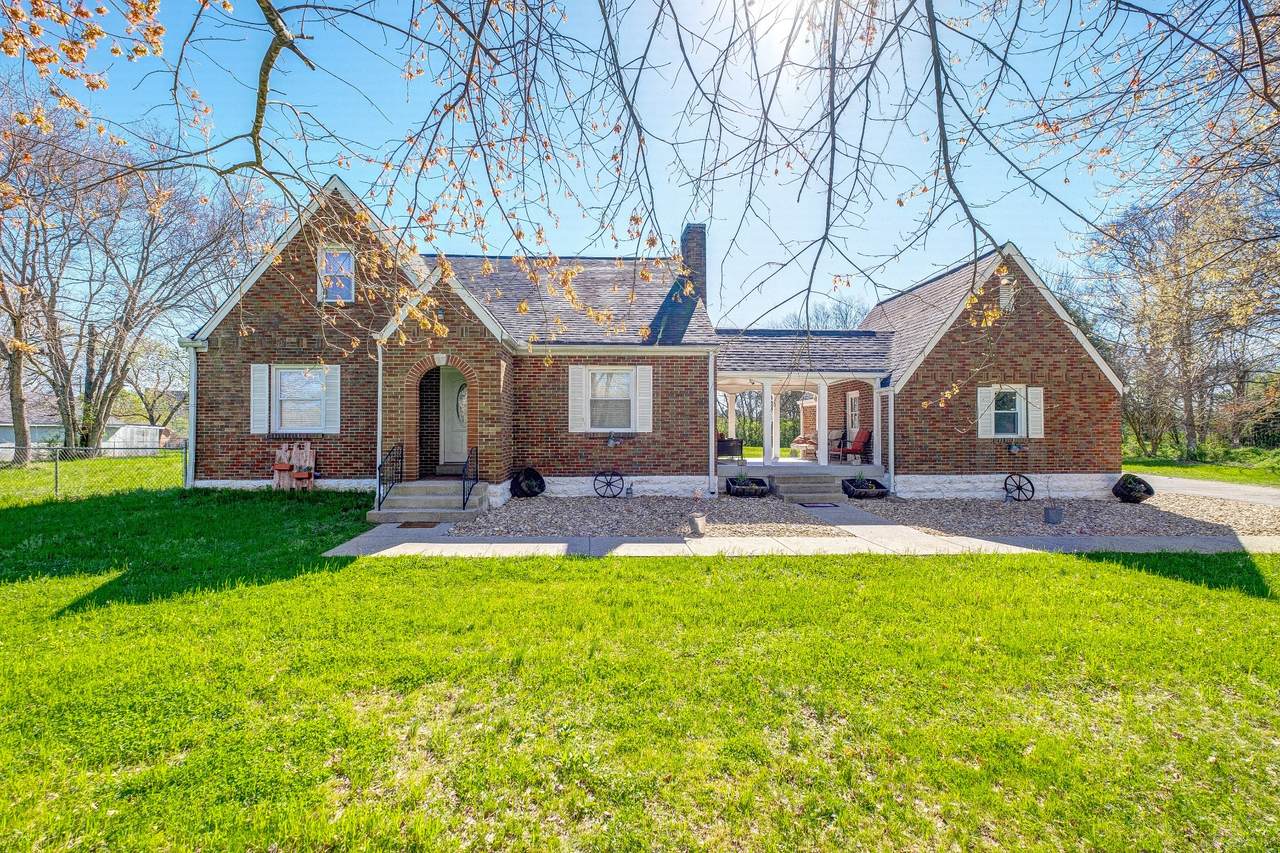 4219 Hermitage Rd - Photo 1