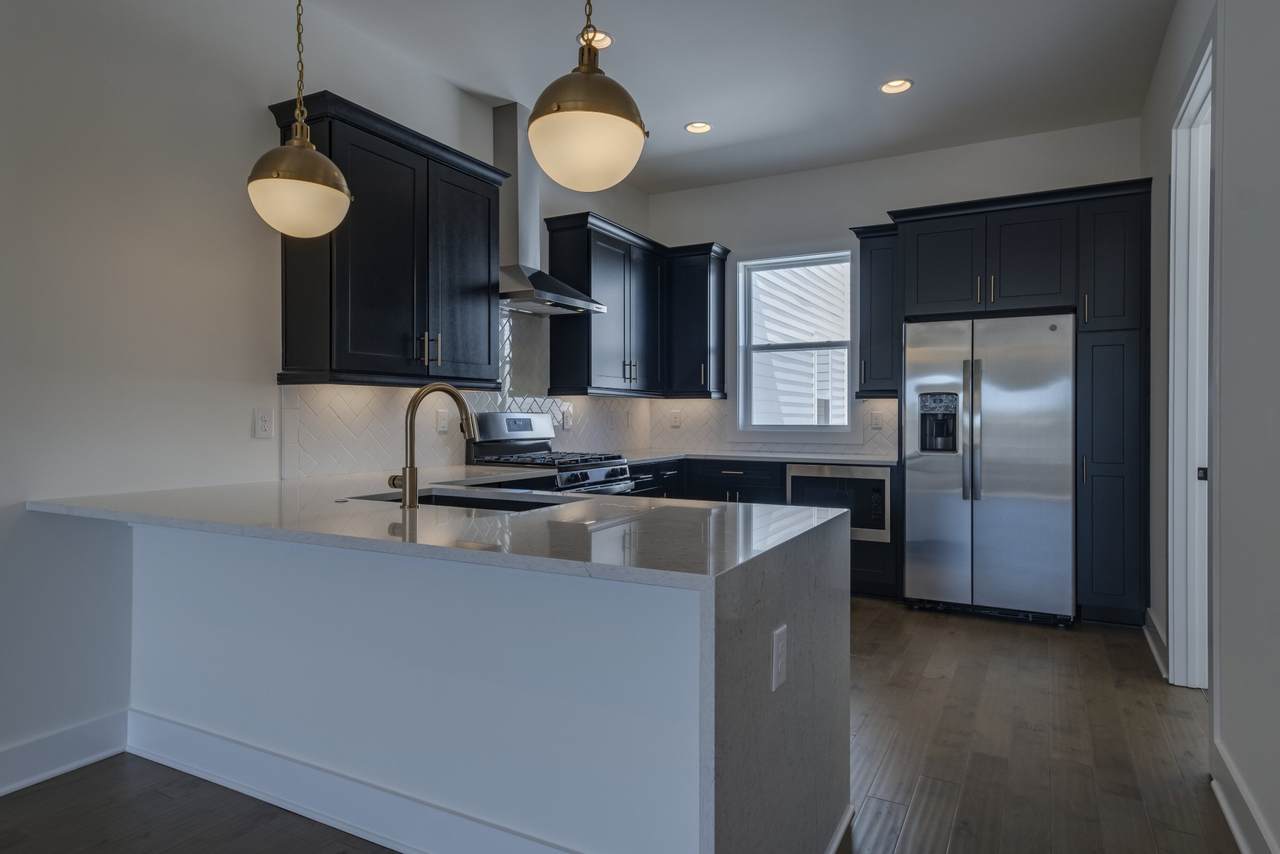 523 Vernon Cir - Photo 1