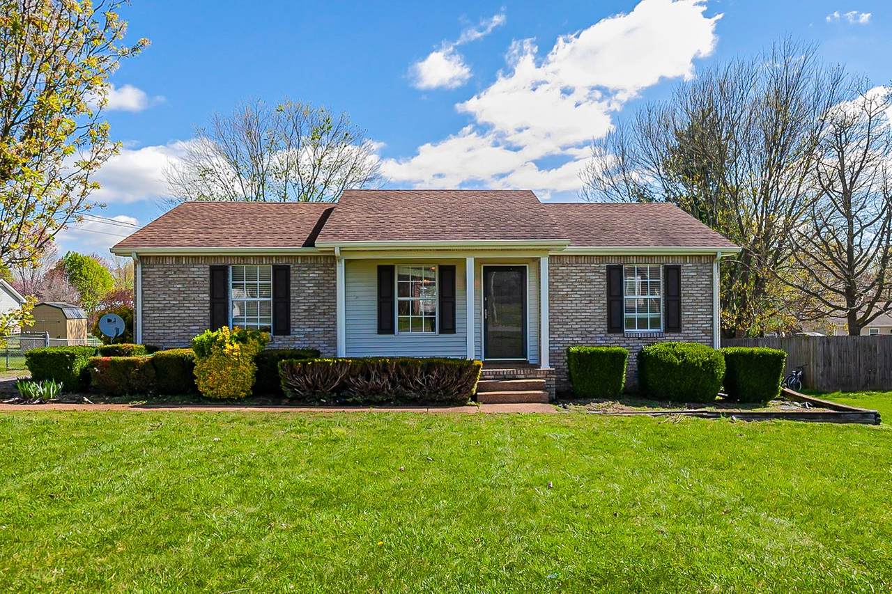 103 Ridgewood Dr - Photo 1