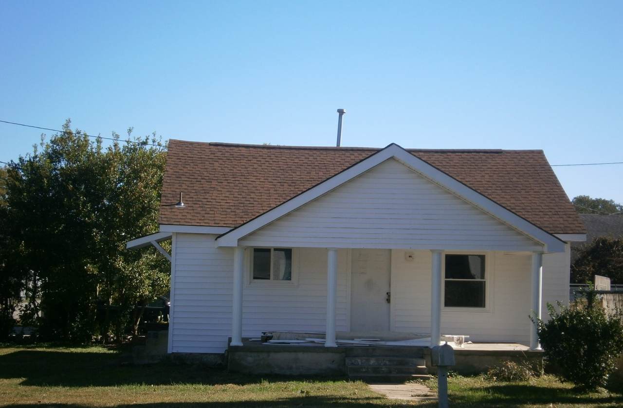 107 W Warren St - Photo 1