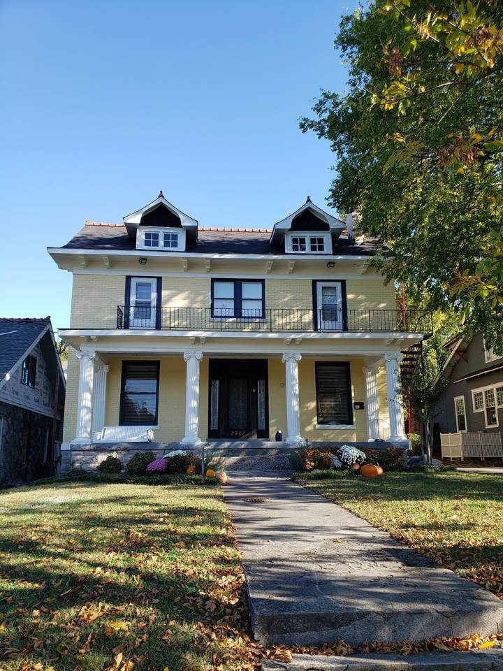 2402 Blair Blvd - Photo 1