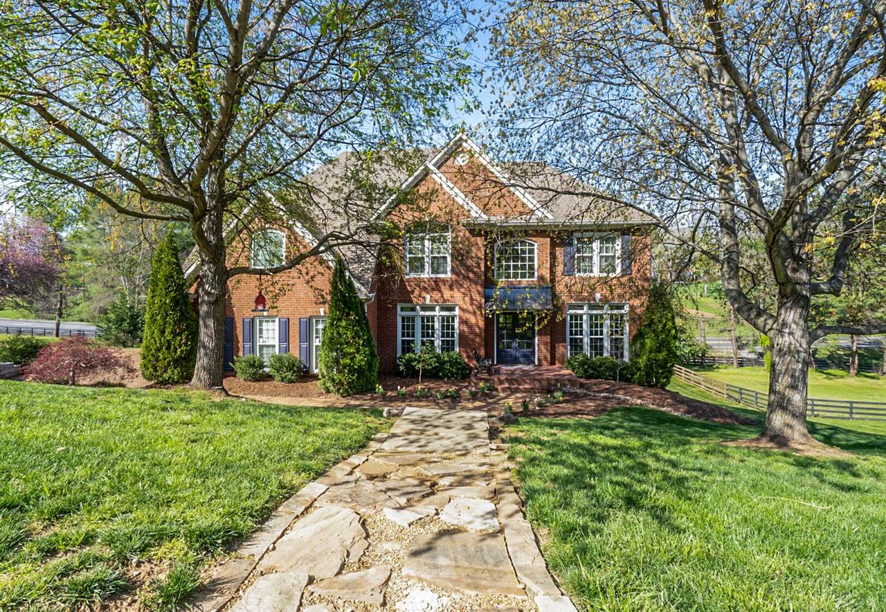 1102 Navaho Dr - Photo 1
