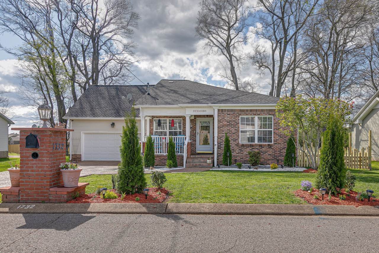 1732 University Dr - Photo 1